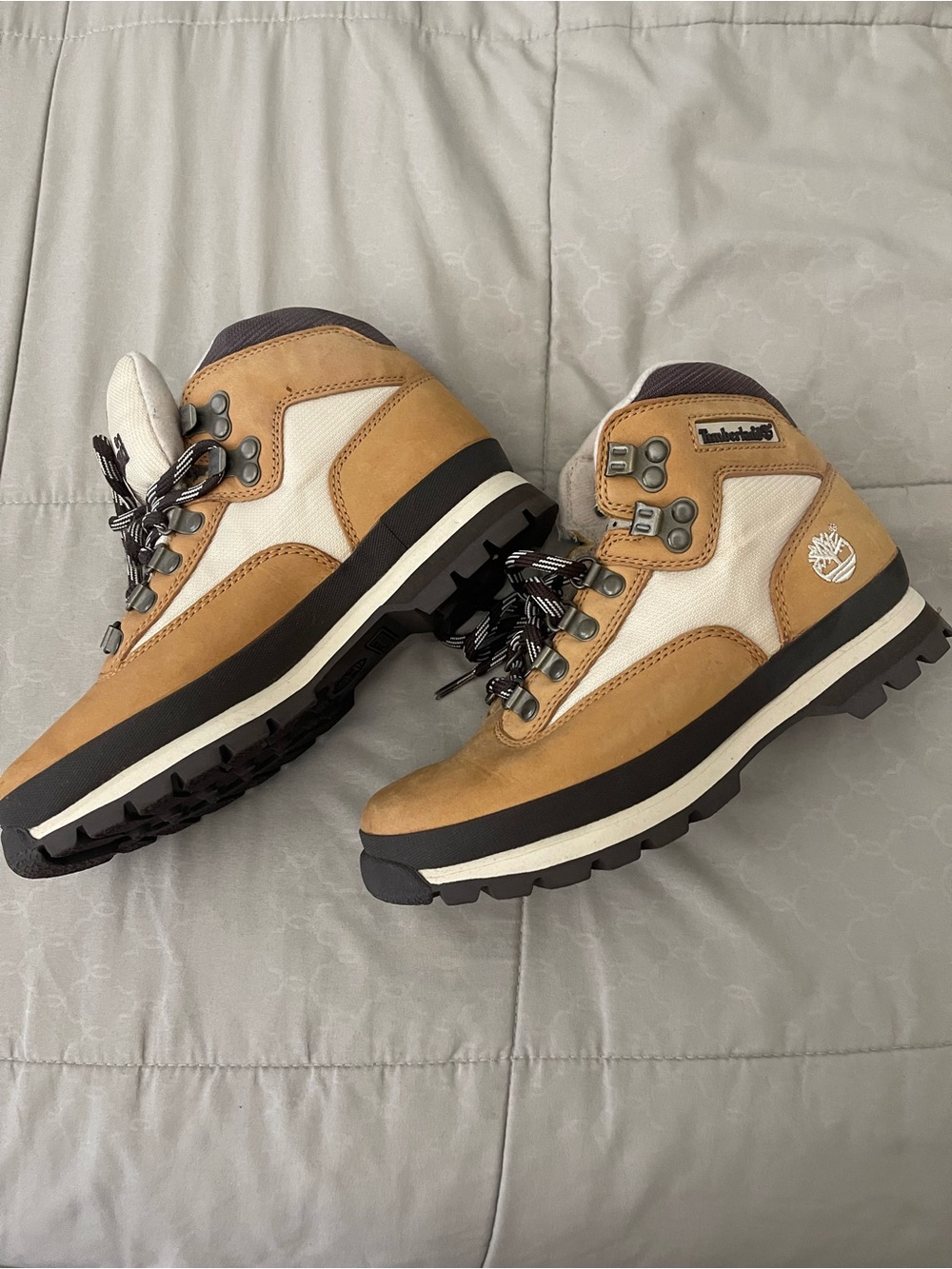 Timberland Men's Tan and Cream Outdoor Hiking Boots with Dark Brown Accents